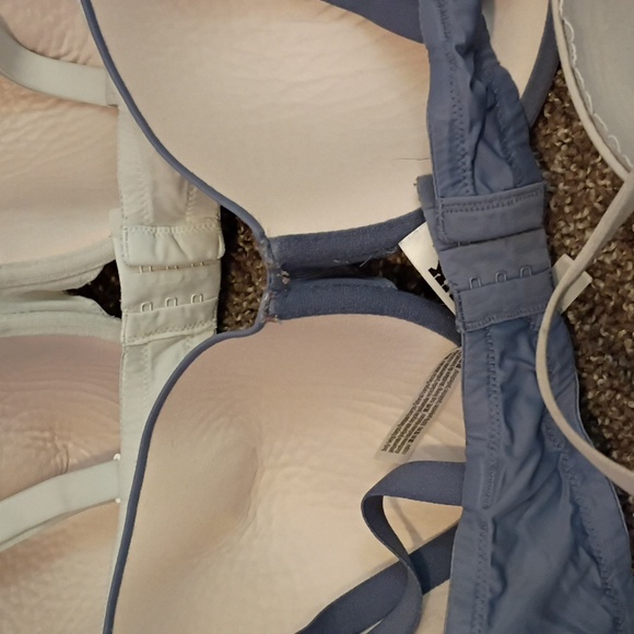 Victoria's Secret/Pink Bras...5 Total - Black, Blue, White, Cream - Picture 7 of 13